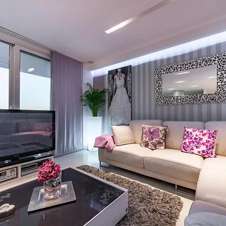 Apartment Violet